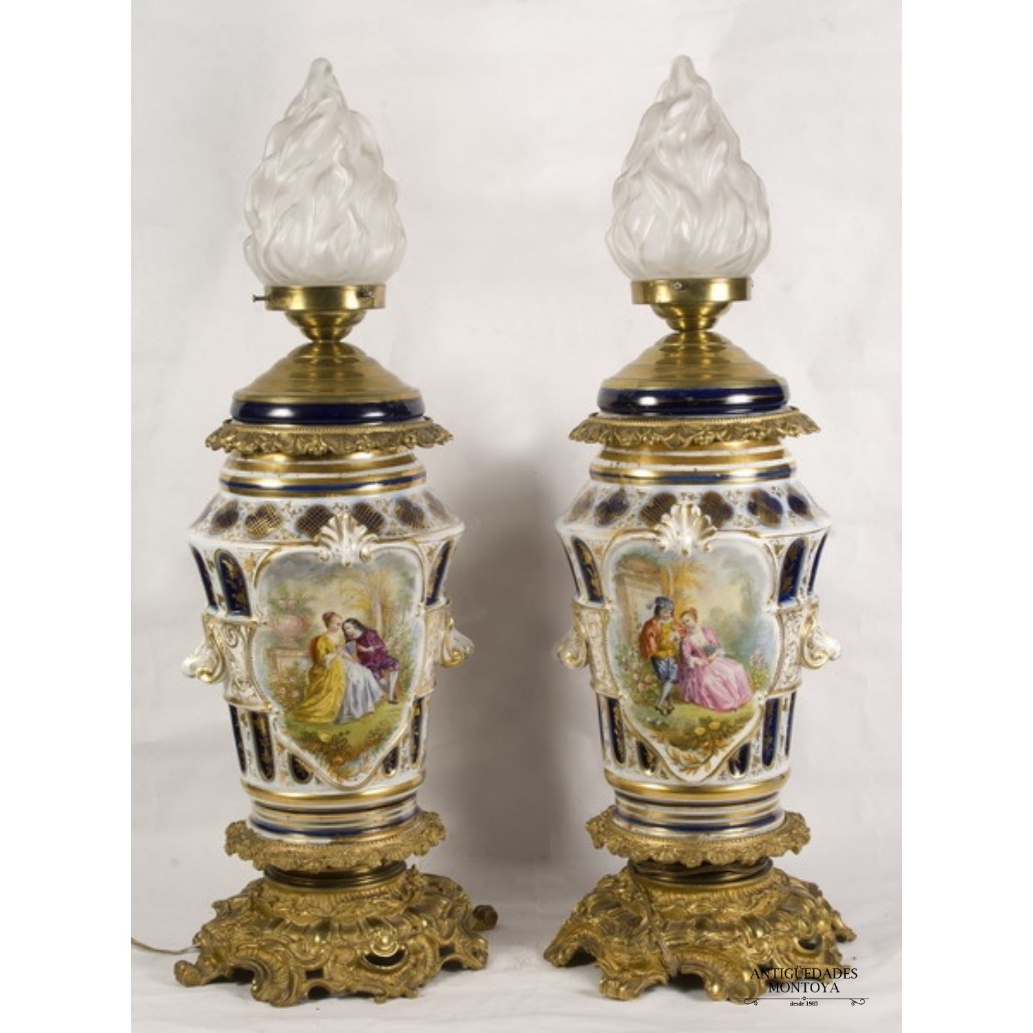 Pair of lamps, early S. XX.