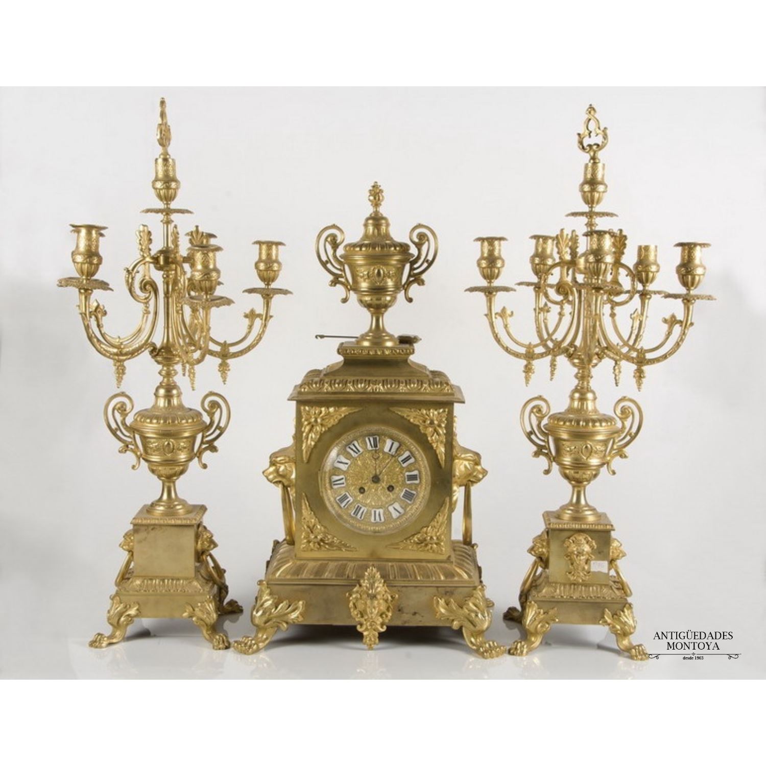 Table clock with garnish, France, S. XIX ...