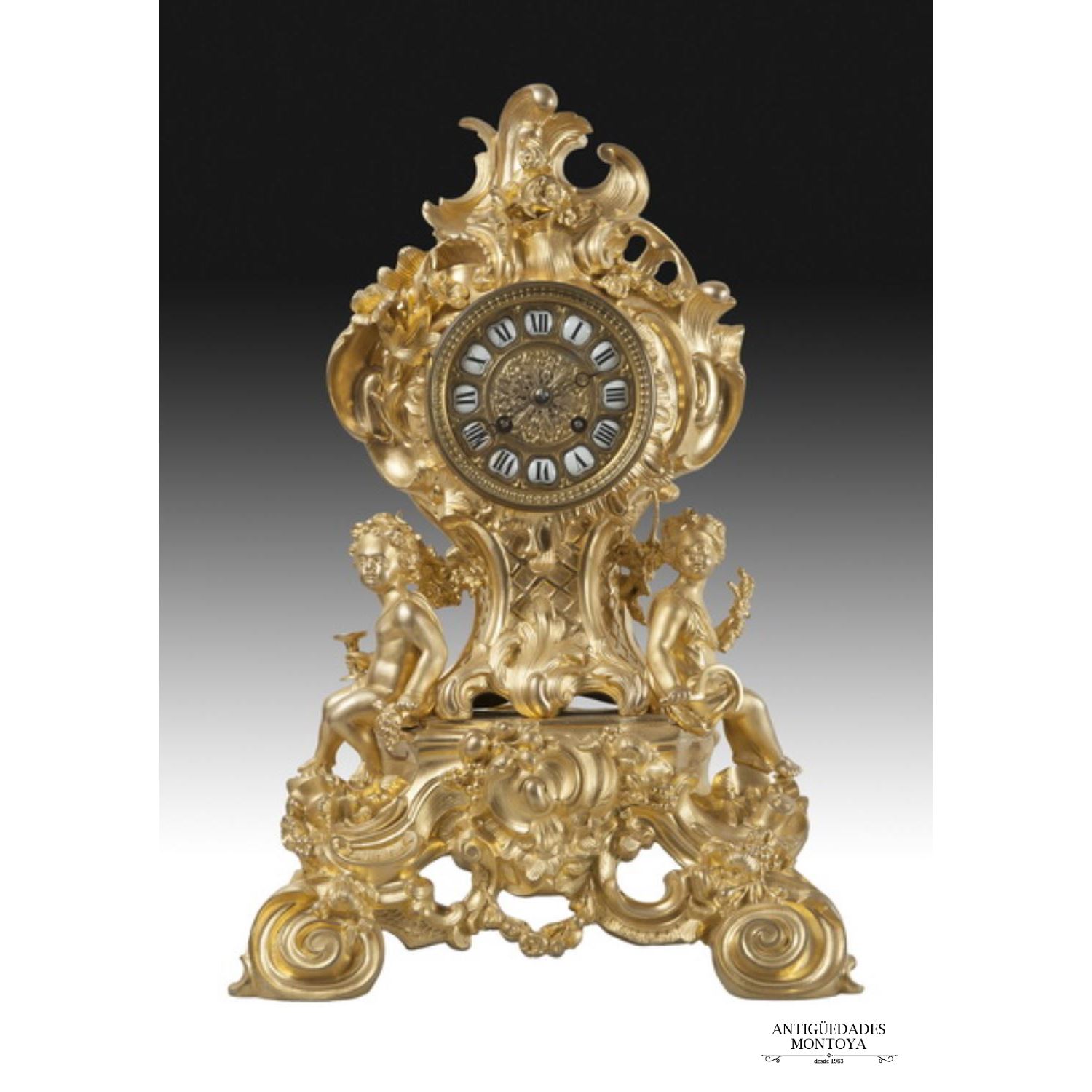 Reloj de sobremesa, estilo Luis XV, fin S. XIX.