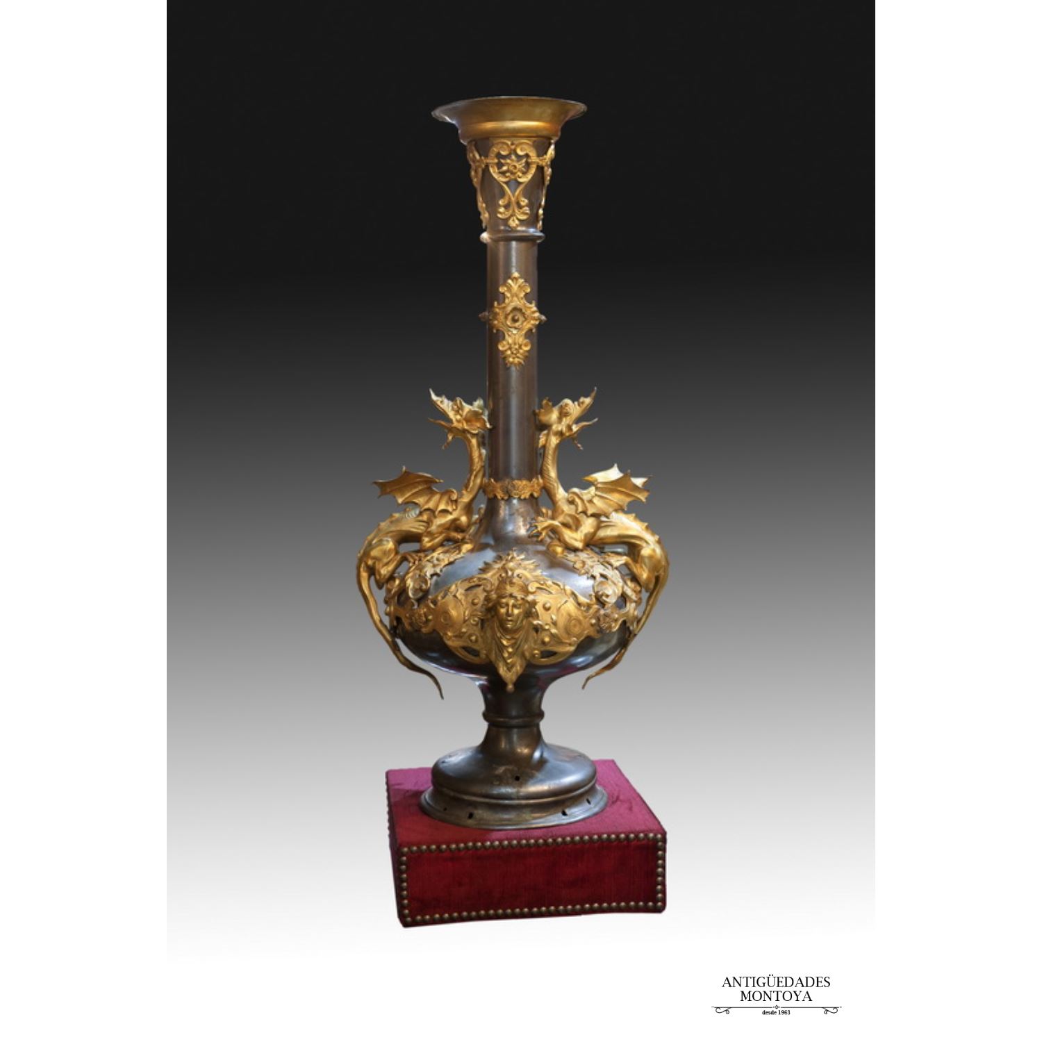 Modernist vase, h. 1900