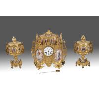 Reloj de sobremesa austriaco con guarnición, S. XI... · Ref.: ID.485