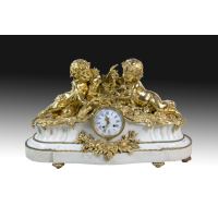 Table clock with garnish, S. XIX. · Ref.: AM0002473