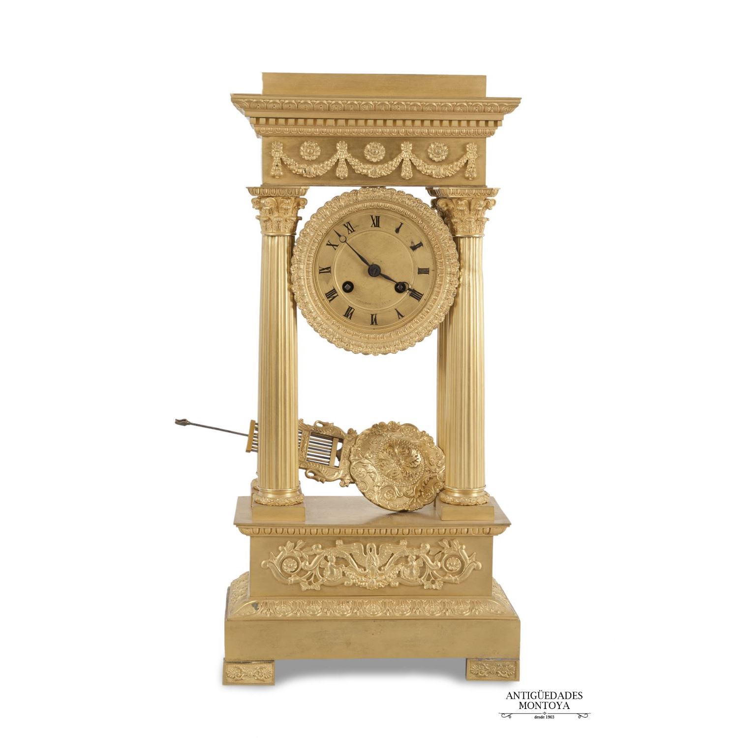 Reloj de columnas estilo Imperio, Francia, S. XIX.